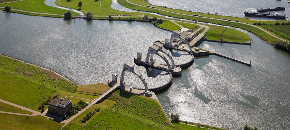 Bi-directional turbine harnesses energy - Tidal Energy